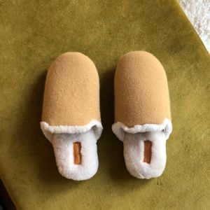 Vince shearling slippers